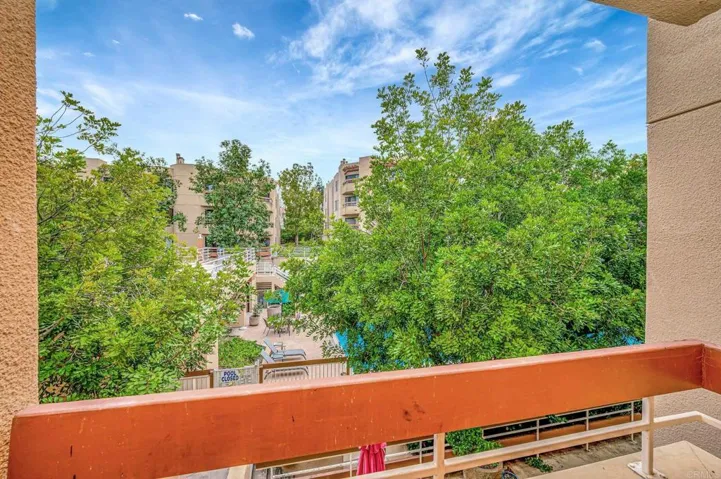 7227 Navajo 219, San Diego, California 92119