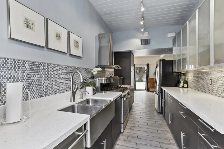 Contemporary Kitchen
