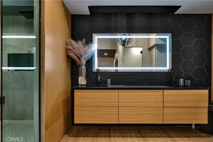 Primary BA Vanities