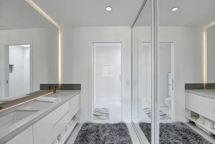 PRIMARY BATH THROUGH MLS