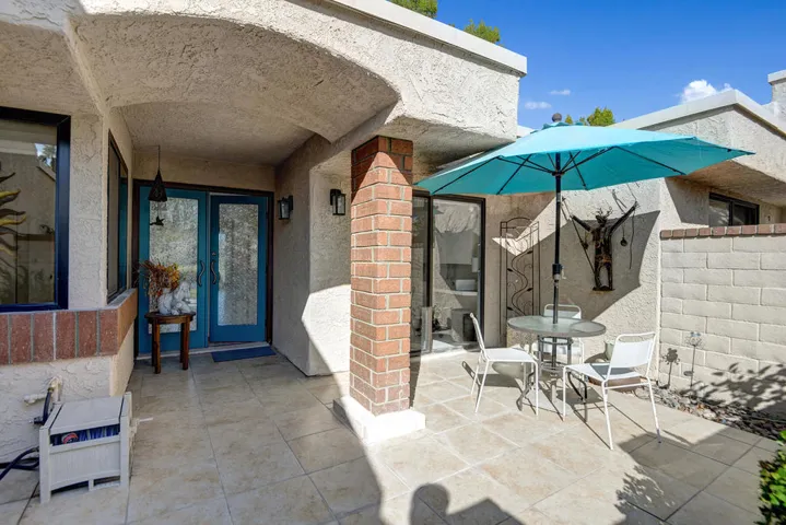 ENTRY COURTYARD MLS