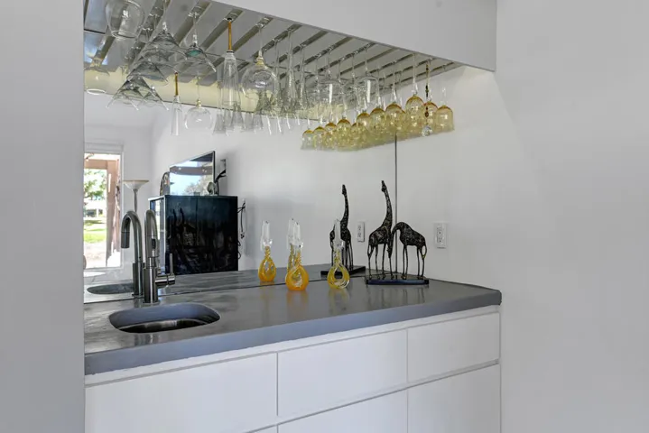 WET BAR DETAIL MLS