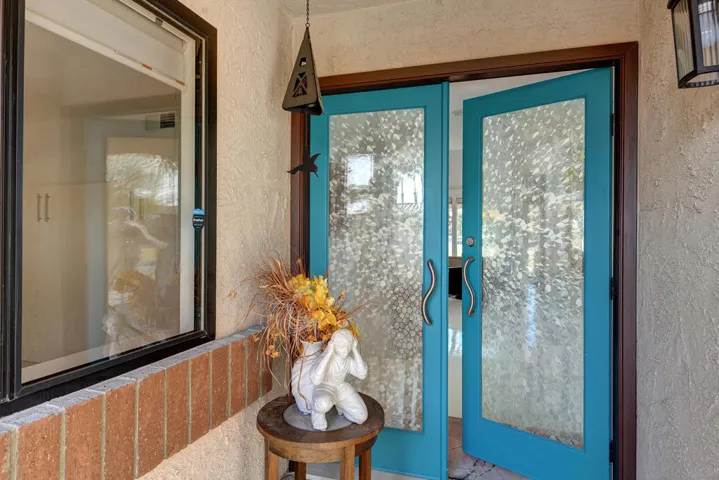 FRONT ENTRY MLS