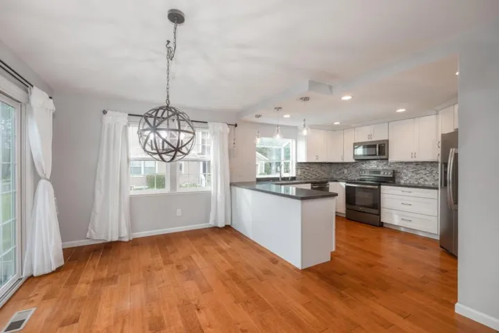 9 Merion Road, Half Moon Bay, California 94019