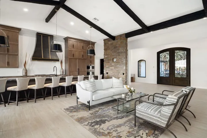 87-web-or-mls-JV_Peninsula_0123_087