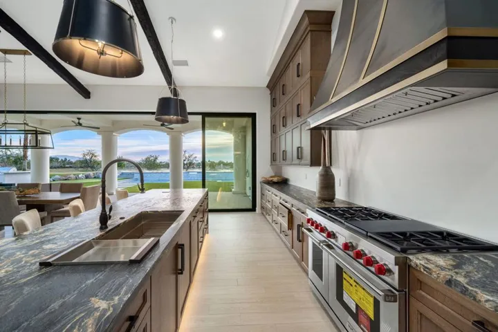 95-web-or-mls-JV_Peninsula_0123_095