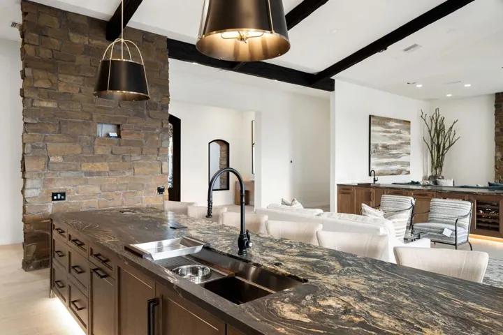 98-web-or-mls-JV_Peninsula_0123_098