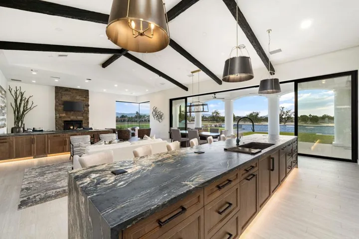94-web-or-mls-JV_Peninsula_0123_094