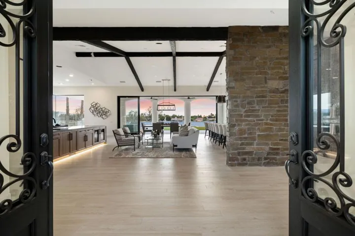 79-web-or-mls-JV_Peninsula_0123_079