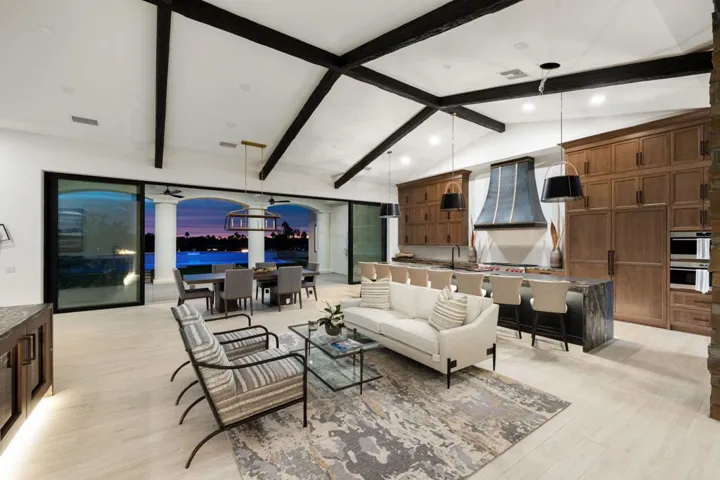 39-web-or-mls-JV_Peninsula_0123_039