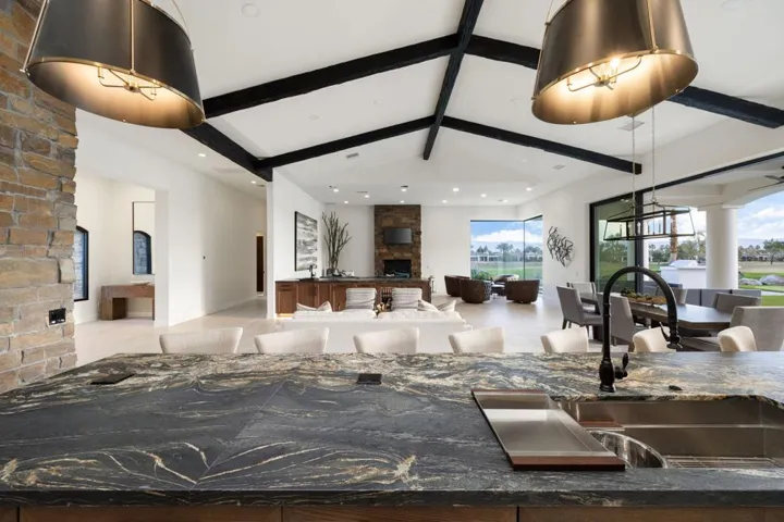 96-web-or-mls-JV_Peninsula_0123_096