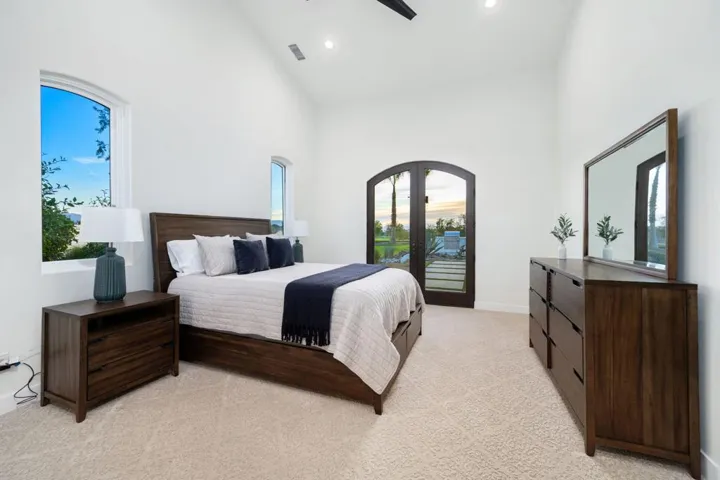 111-web-or-mls-JV_Peninsula_0123_111
