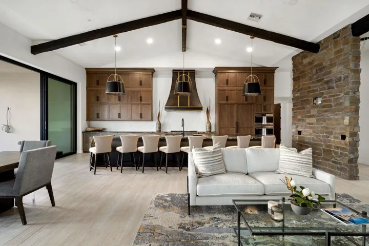 85-web-or-mls-JV_Peninsula_0123_085