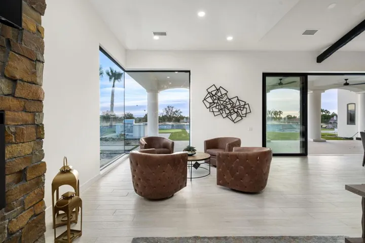 90-web-or-mls-JV_Peninsula_0123_090