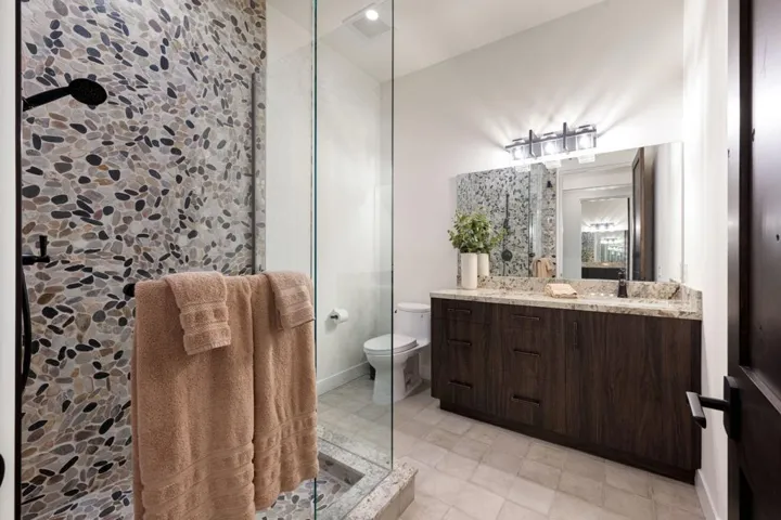 114-web-or-mls-JV_Peninsula_0123_114