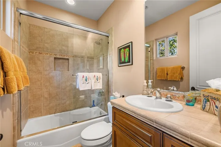 Secondary Bed/Bath