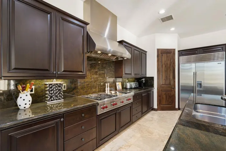 53-web-or-mls-JRSavona_2022_053