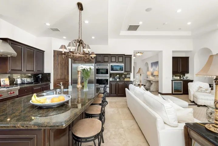 48-web-or-mls-JRSavona_2022_048