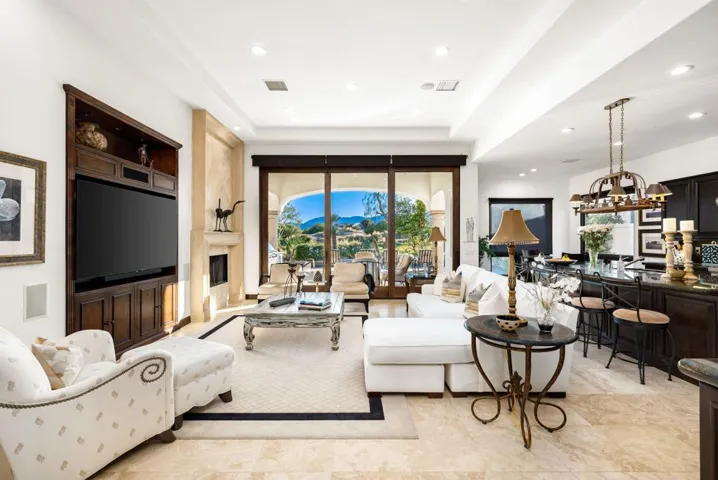 40-web-or-mls-JRSavona_2022_040