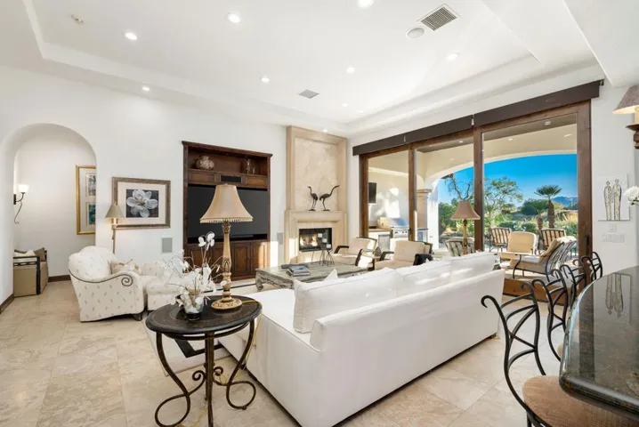 42-web-or-mls-JRSavona_2022_042