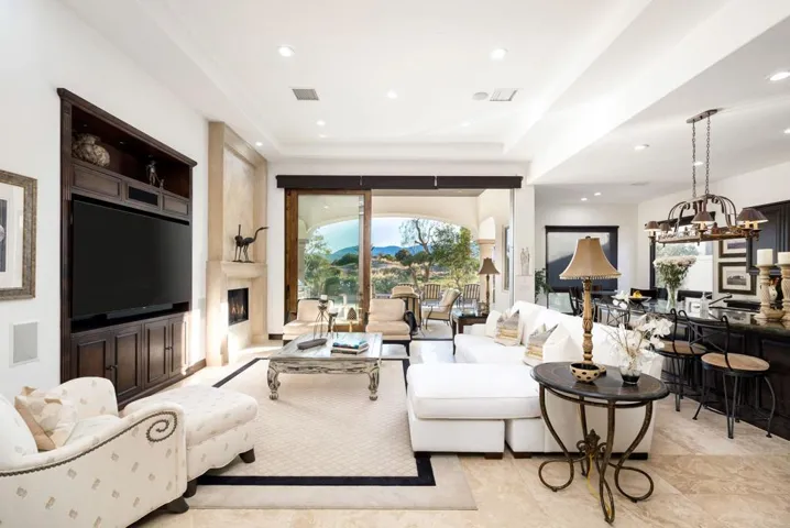 44-web-or-mls-JRSavona_2022_044