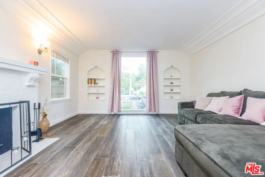 1017 S Alfred Street, California home-pic-40