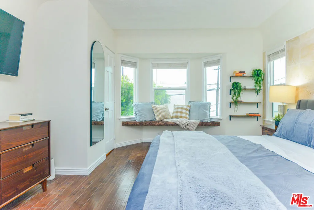 1017 S Alfred Street, California home-pic-13