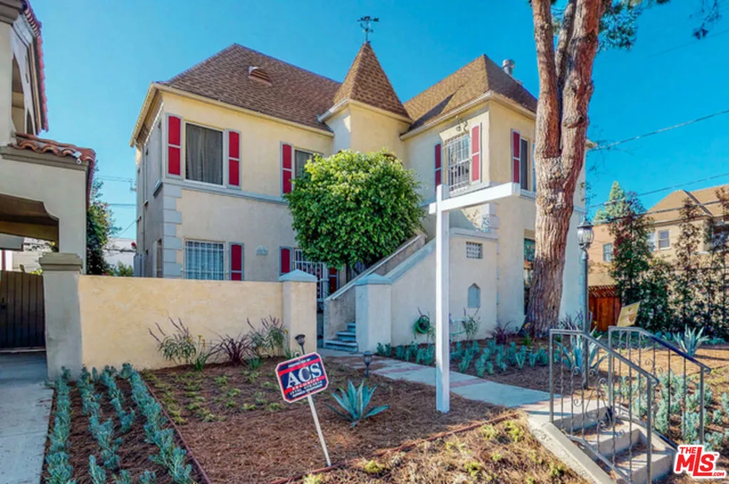 1017 S Alfred Street, California home-pic-0