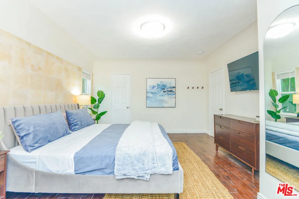 1017 S Alfred Street, California home-pic-14