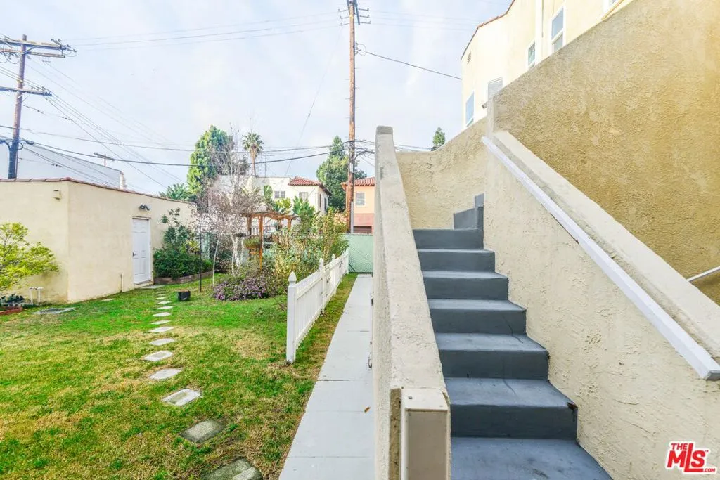 1017 S Alfred Street, California home-pic-59