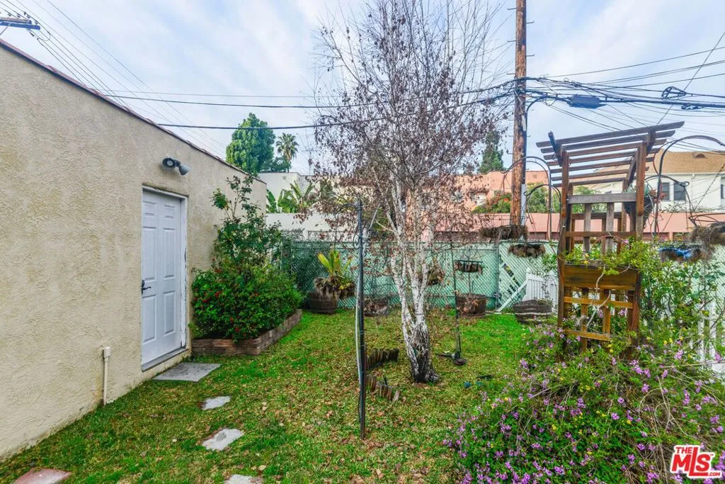 1017 S Alfred Street, California home-pic-54