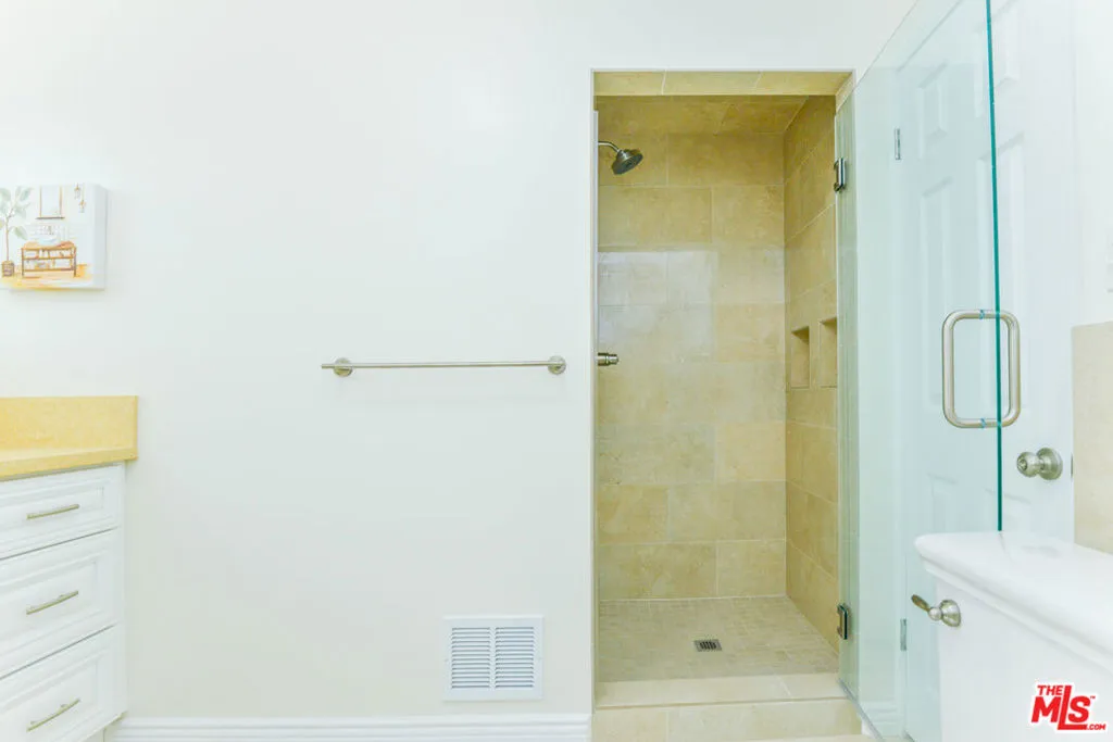 1017 S Alfred Street, California home-pic-28