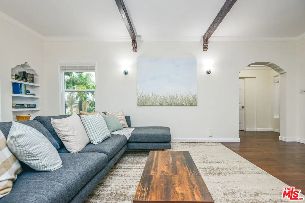 1017 S Alfred Street, California home-pic-3