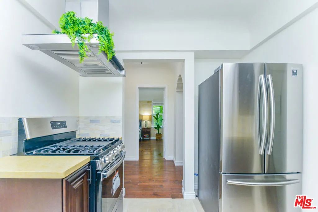 1017 S Alfred Street, California home-pic-24