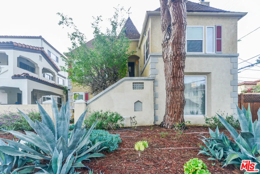1017 S Alfred Street, California home-pic-61