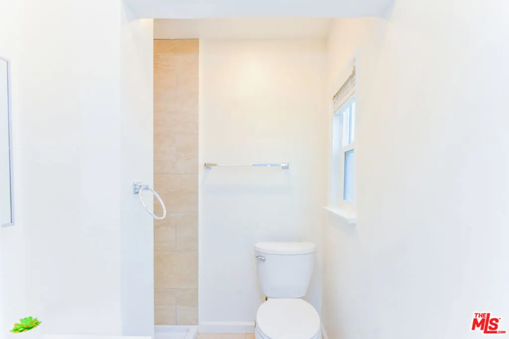 1017 S Alfred Street, California home-pic-31
