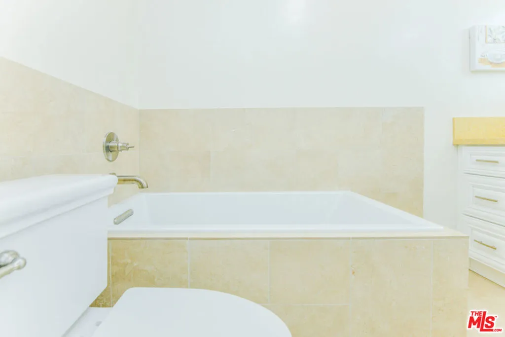 1017 S Alfred Street, California home-pic-30