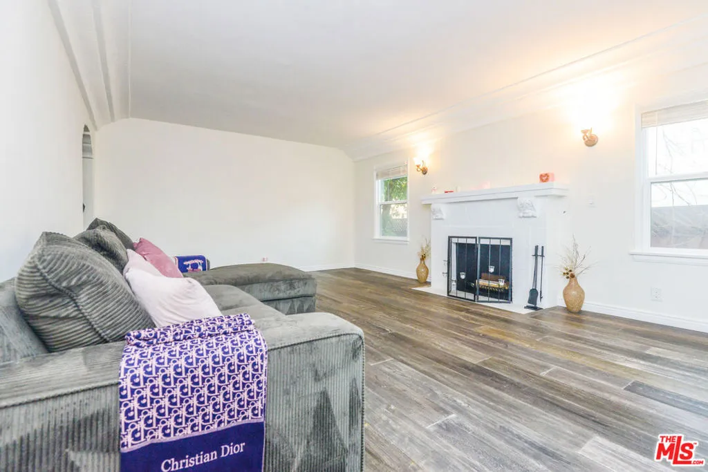 1017 S Alfred Street, California home-pic-39