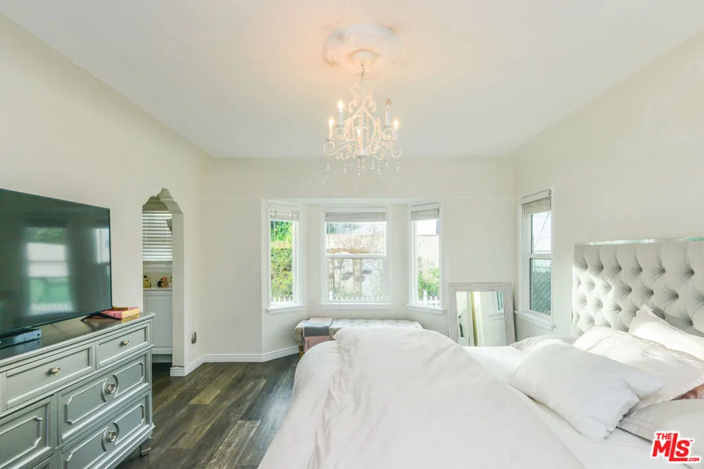 1017 S Alfred Street, California home-pic-36