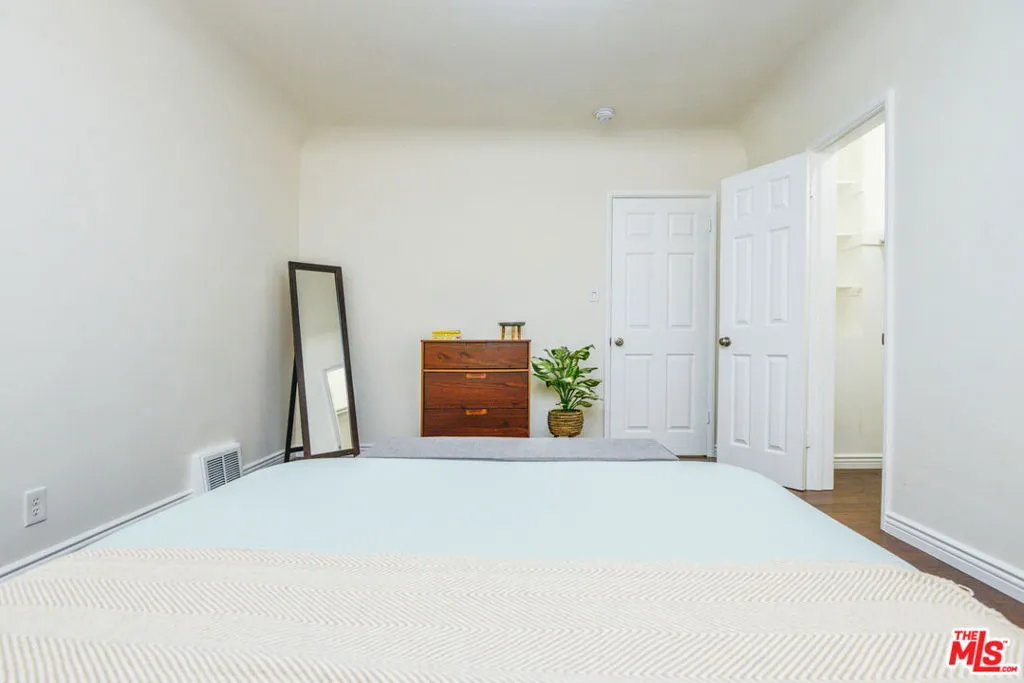 1017 S Alfred Street, California home-pic-11