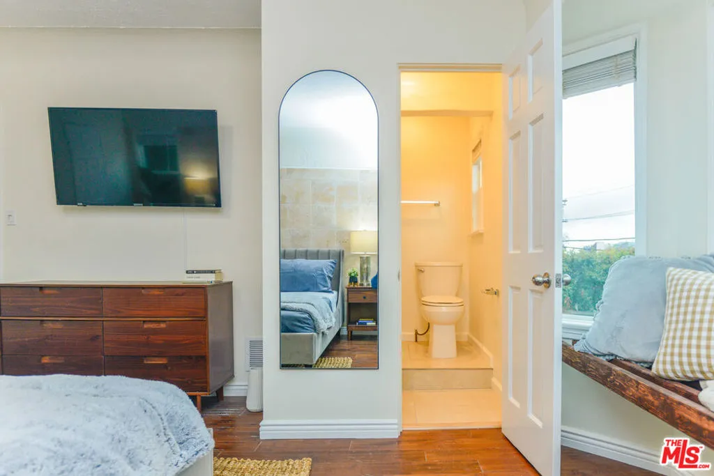 1017 S Alfred Street, California home-pic-15