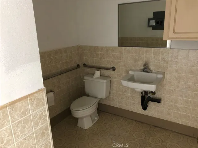 20786 Bear Valley Road F, Apple Valley, California 92308