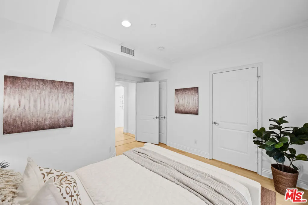 10935 Missouri Avenue Unit B, Los Angeles, California 90025 home-pic-12