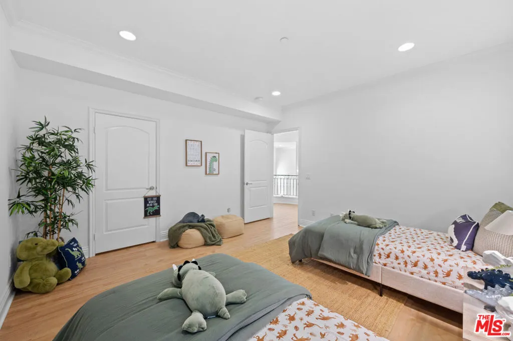 10935 Missouri Avenue Unit B, Los Angeles, California 90025 home-pic-24
