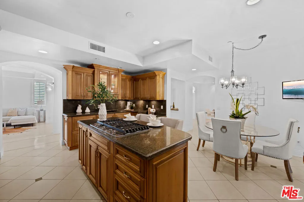 10935 Missouri Avenue Unit B, Los Angeles, California 90025 home-pic-8