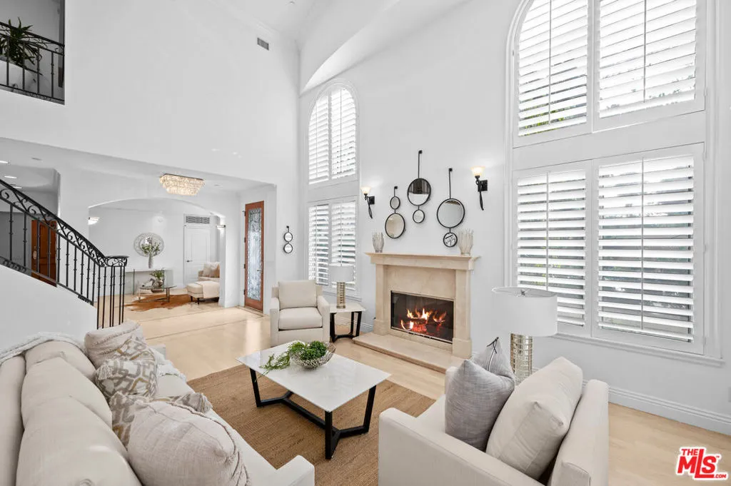 10935 Missouri Avenue Unit B, Los Angeles, California 90025 home-pic-3