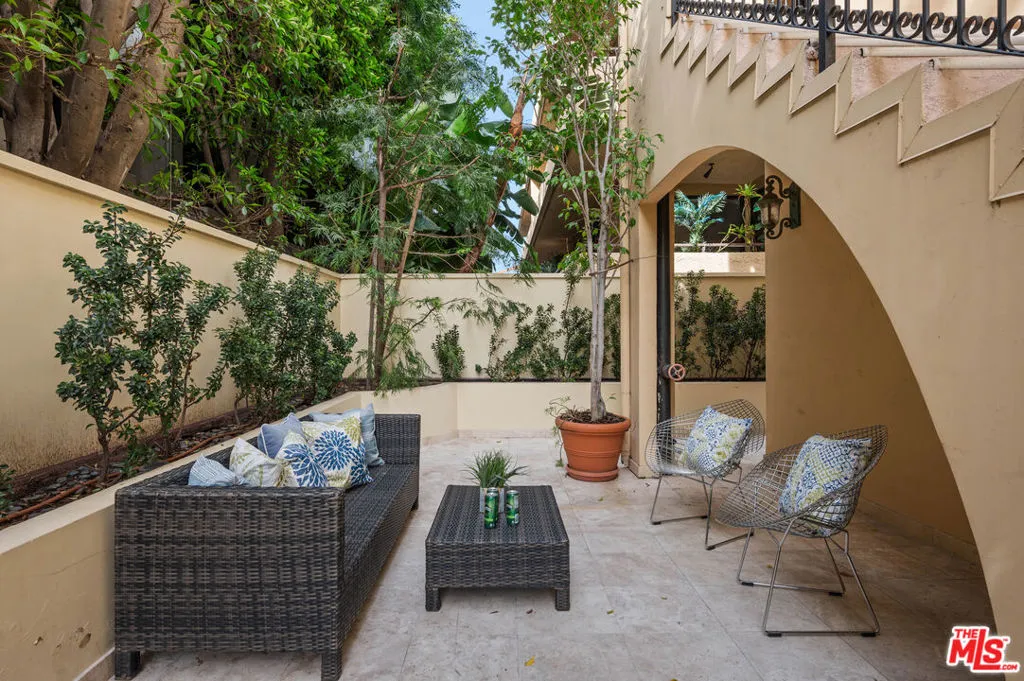 10935 Missouri Avenue Unit B, Los Angeles, California 90025 home-pic-32