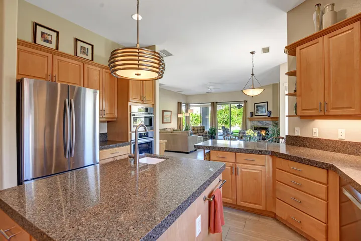 KITCHEN CONTINUED.jpg mls