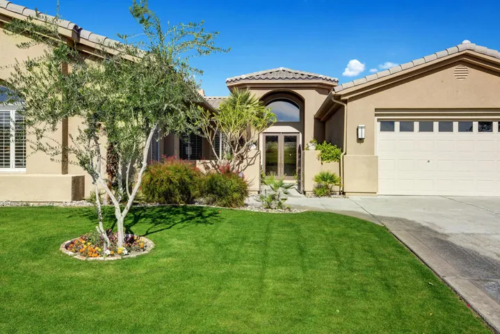 FRONT OF HOME TIGHT.jpg mls