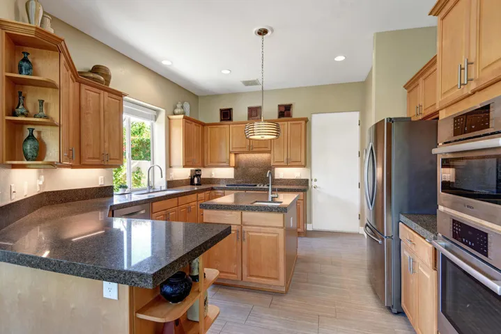 KITCHEN.jpg mls